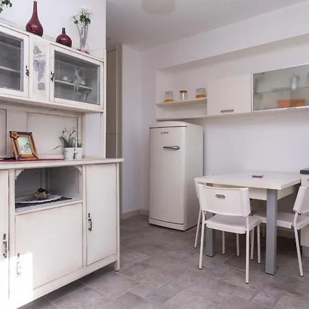 A04 - Massignano, Bilocale Immerso Nel 2 Apartament *